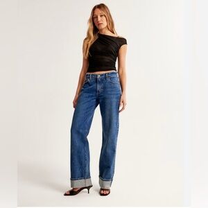 Abercrombie & Fitch Low Rise Baggy Jean in Medium  Wash with cuff hem - Size 31